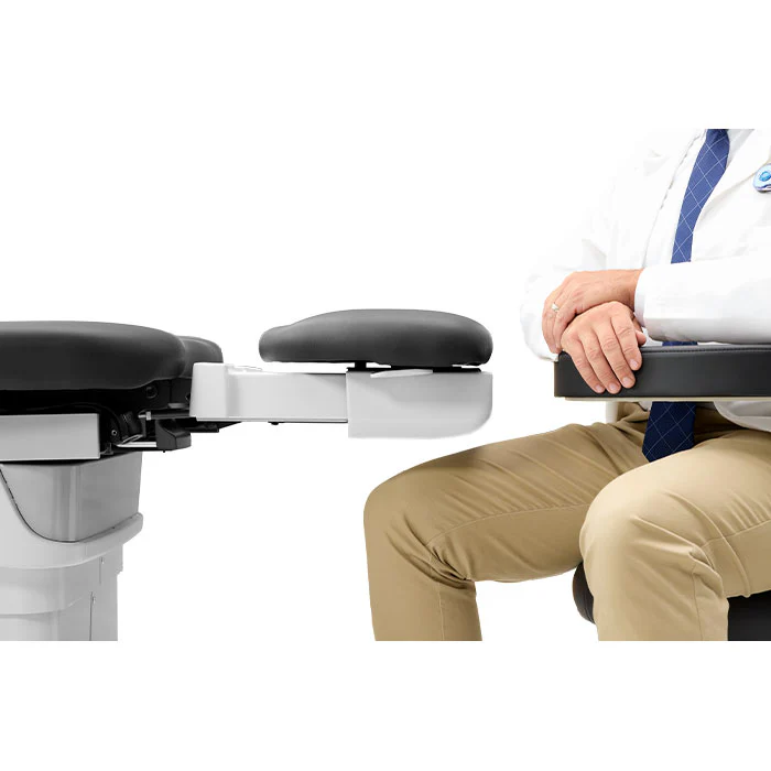 Midmark 631 Procedure Chair - Image 7